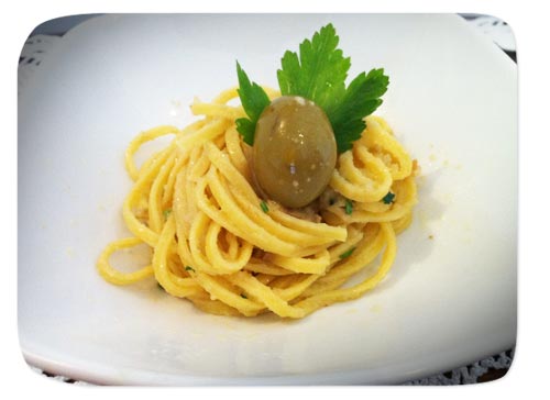 Chitarre alle acciughe al pesto di olive